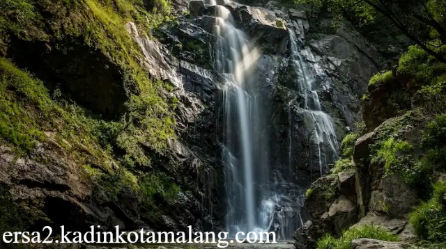 Mengungkap Keindahan dan Misteri Air Terjun Madakaripura