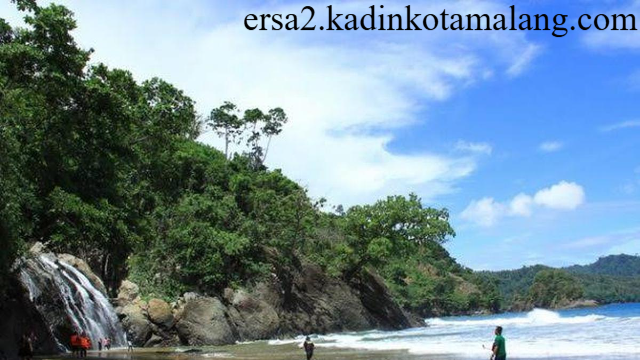 Surga Ekowisata Pantai Kepetingan di Ujung Timur Jawa