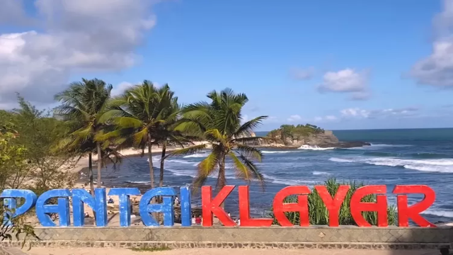 Menyelami Keindahan Alam Pantai Klayar Pacitan